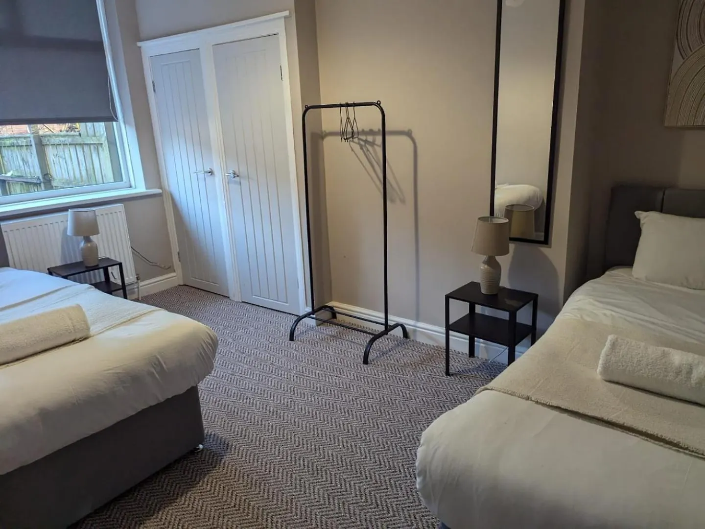 Newcastle West Apartments Великобритания