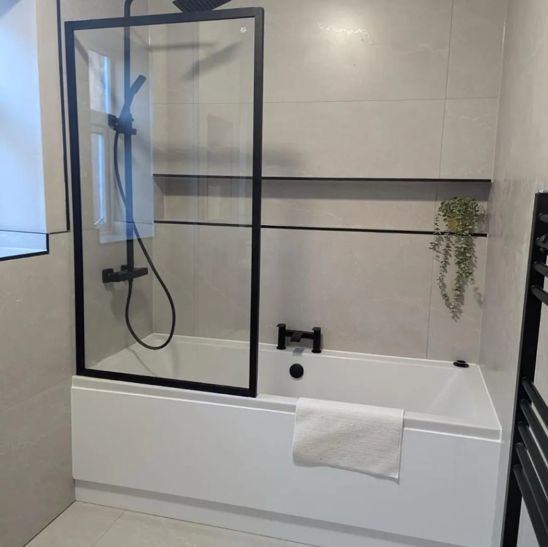 Newcastle West Apartments Великобритания